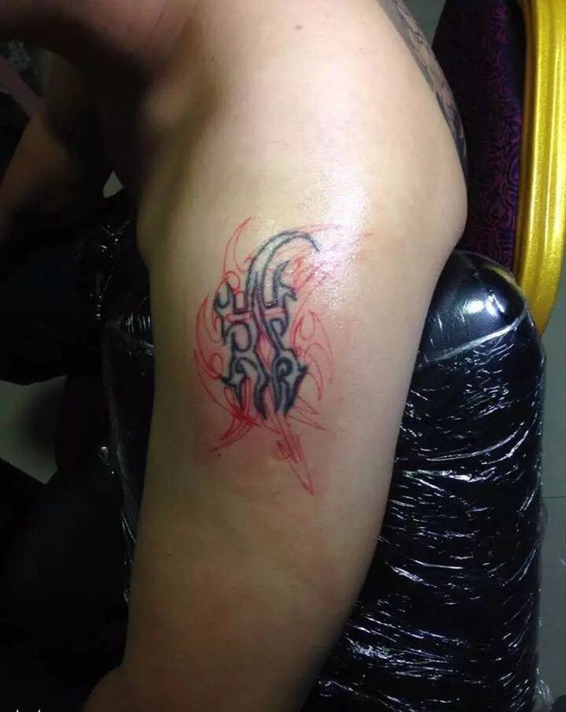 图腾遮盖纹身图片_成品手臂传统图腾纹身图案