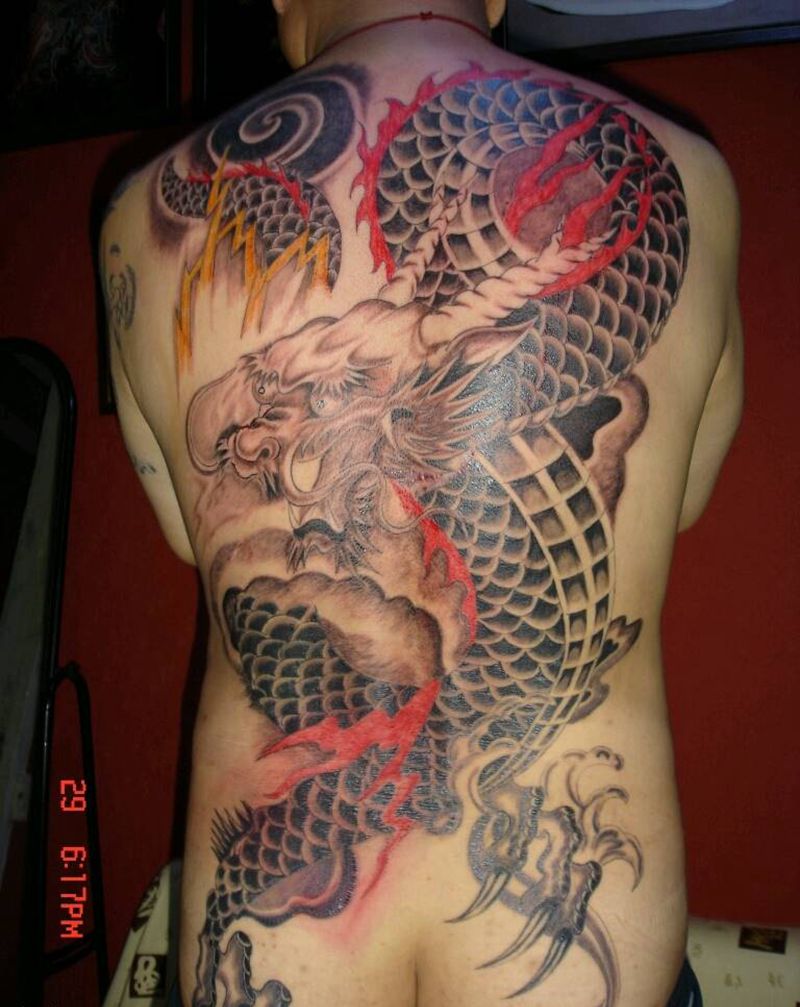 苍龙在天纹身图片