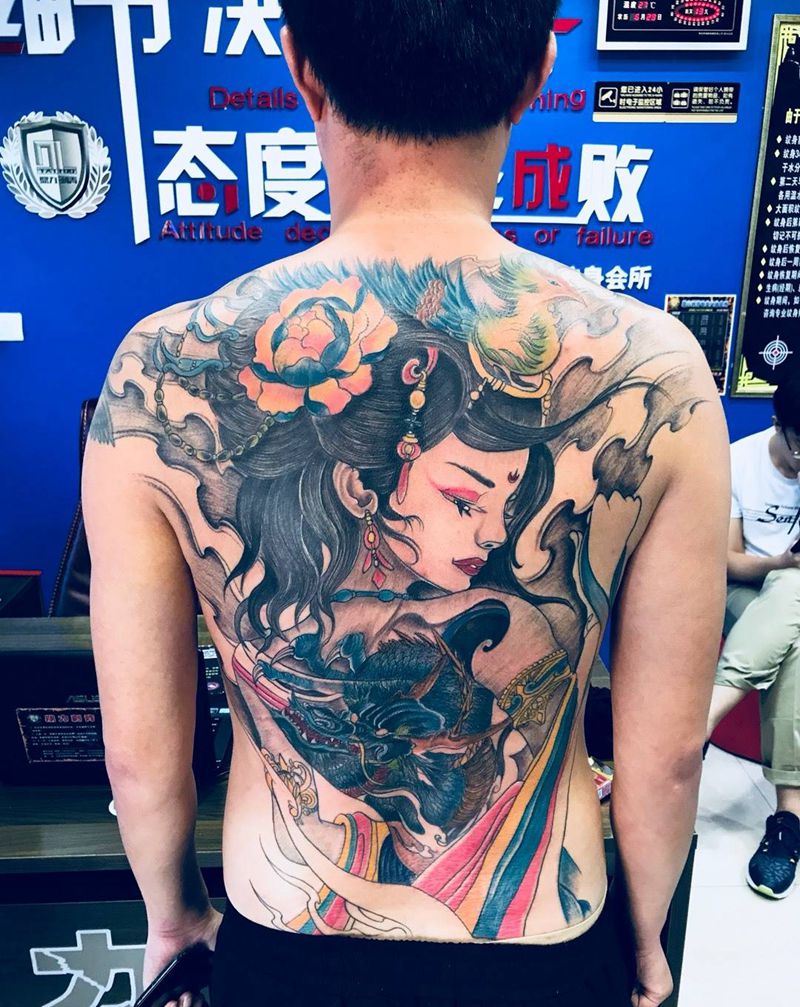 满背艺姬纹身图片