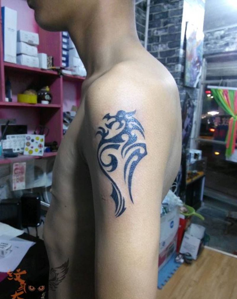 图腾龙纹身图片