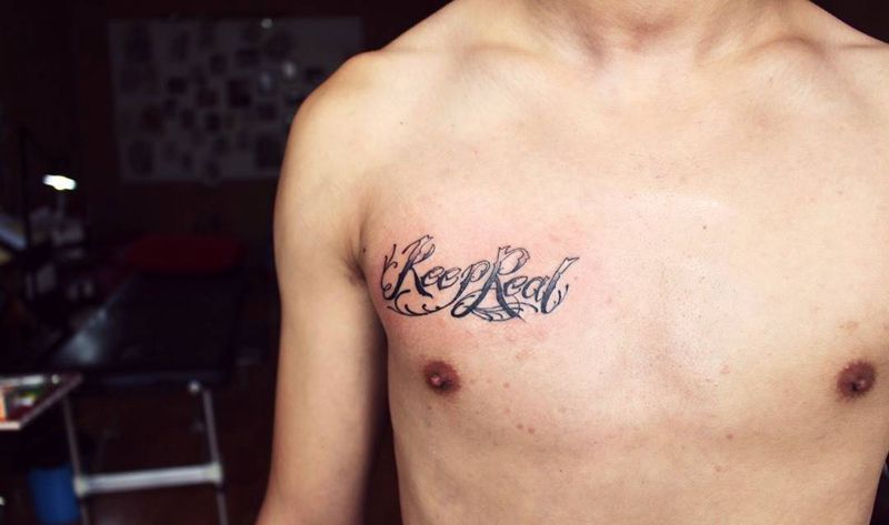 英文字母纹身图片_成品胸部欧美字符纹身图案