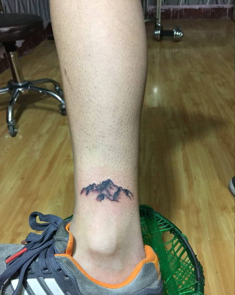 点刺小山纹身图片