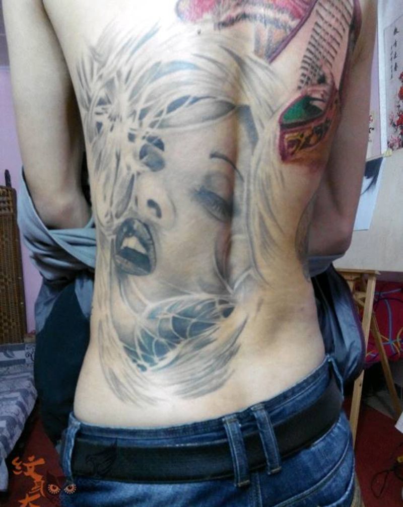 腰部作品纹身图片