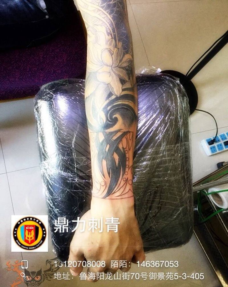 花臂填补纹身图片_手臂传统图腾动物纹身图案