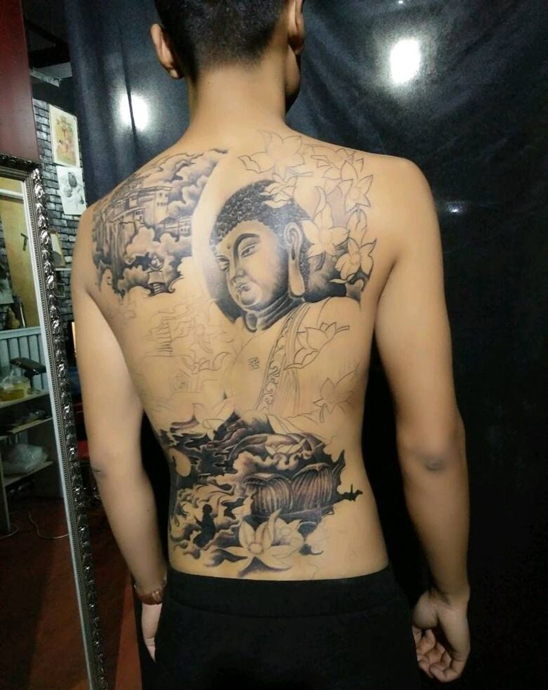 满背佛纹身图片