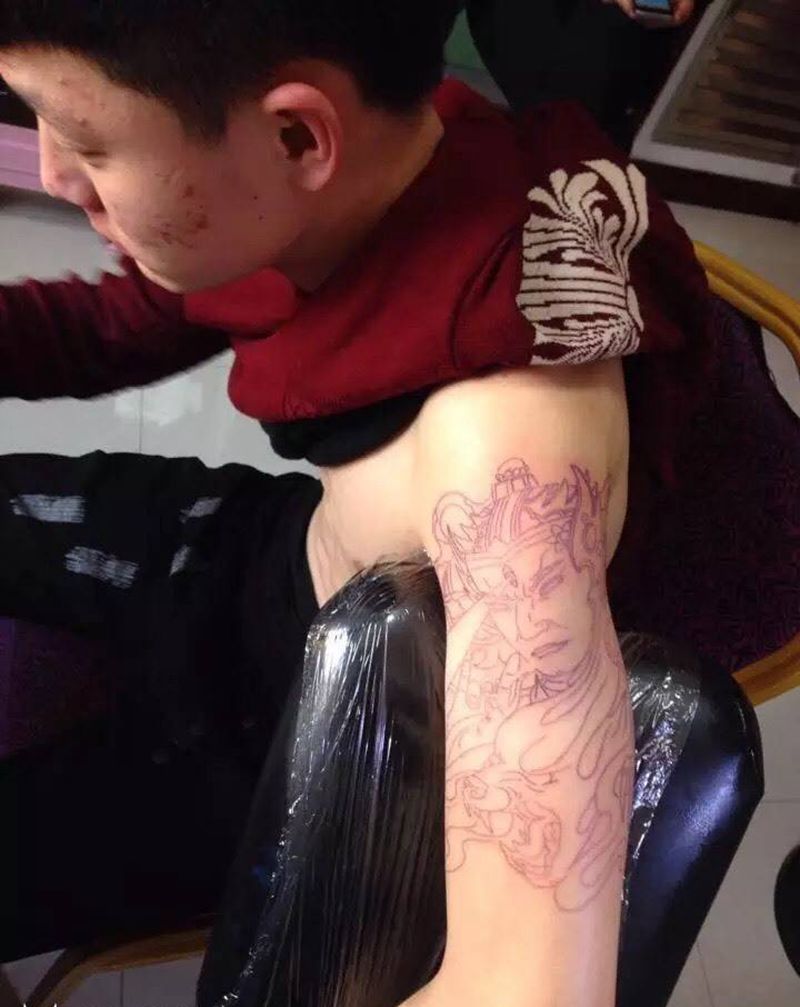大臂二郎神君纹身图片_手臂传统人物纹身图案