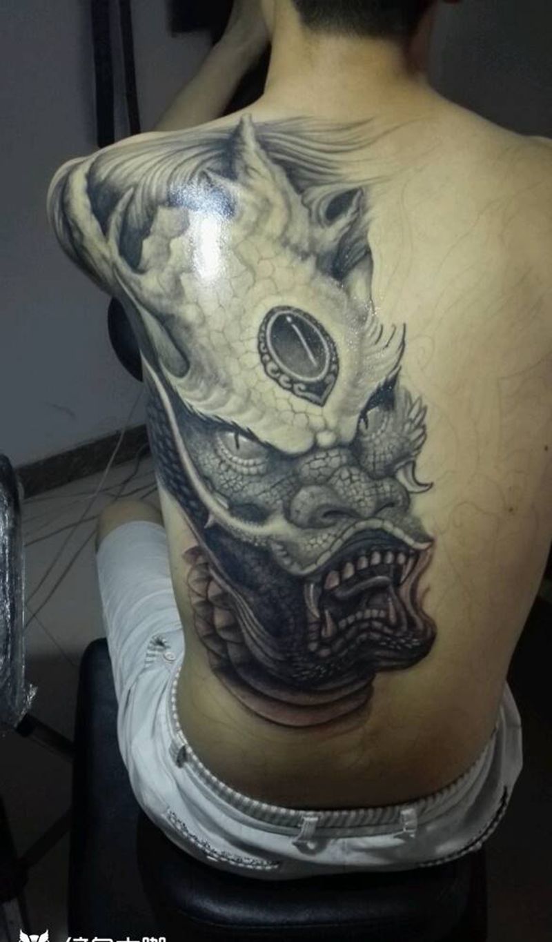 龙语临摹岳恒老师，今天又做了点纹身图片