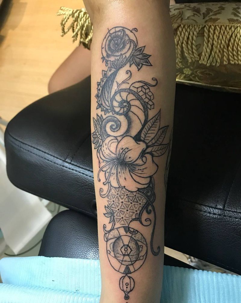 小臂 花纹身图片_成品手臂欧美清新写实植物原创纹身图案