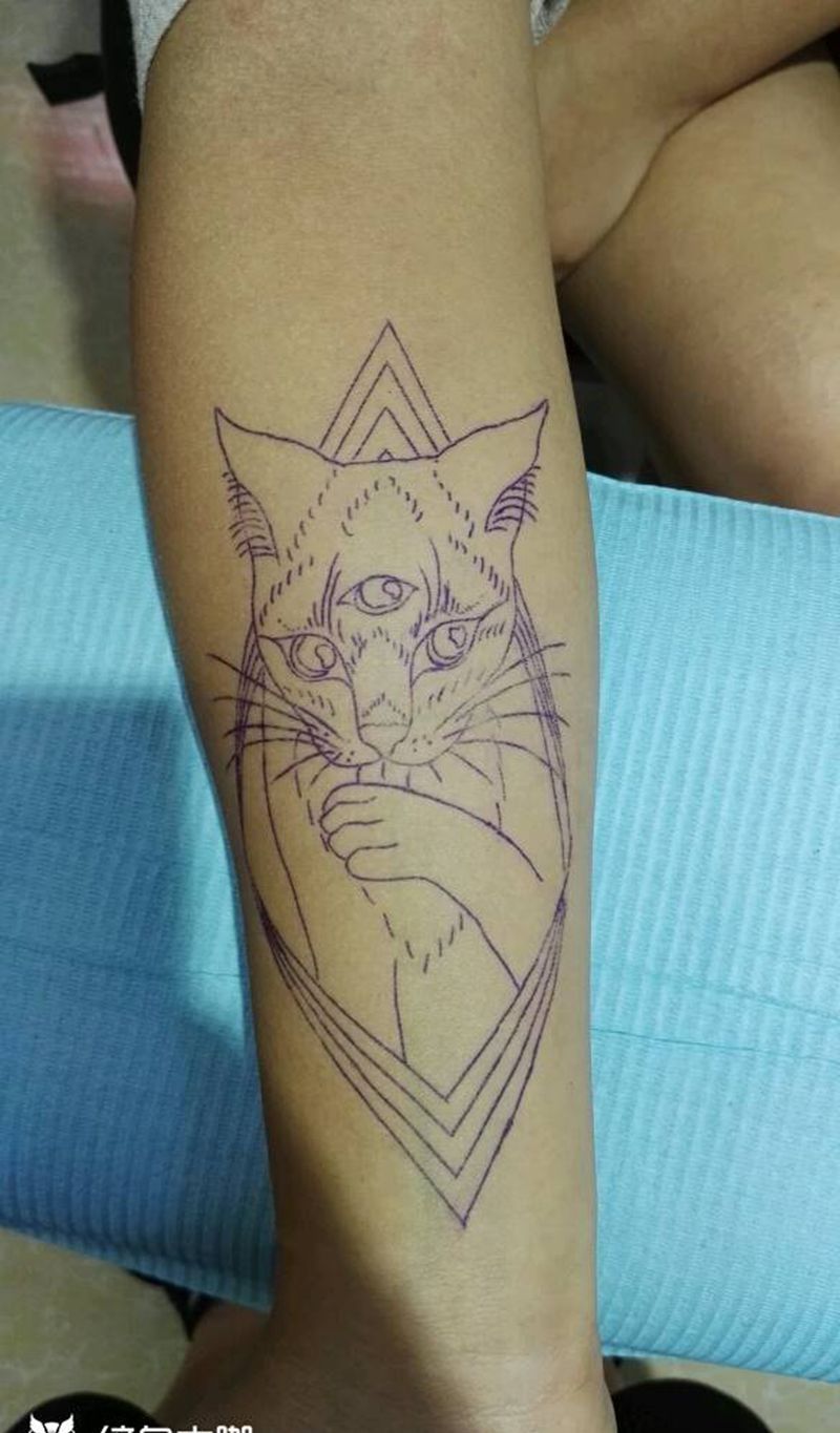 猫纹身图片_手臂欧美写实动物成品纹身图案