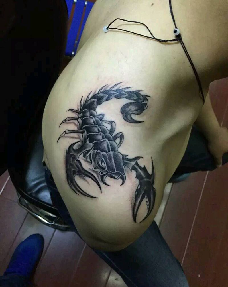 蝎子纹身图片_肩部写实动物成品纹身图案