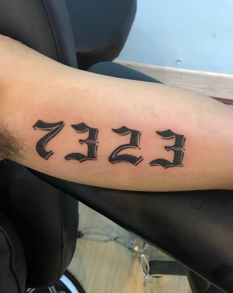 大臂数字纹身图片_成品手臂欧美传统习俗清新贴纸几何字符图腾纹身图案