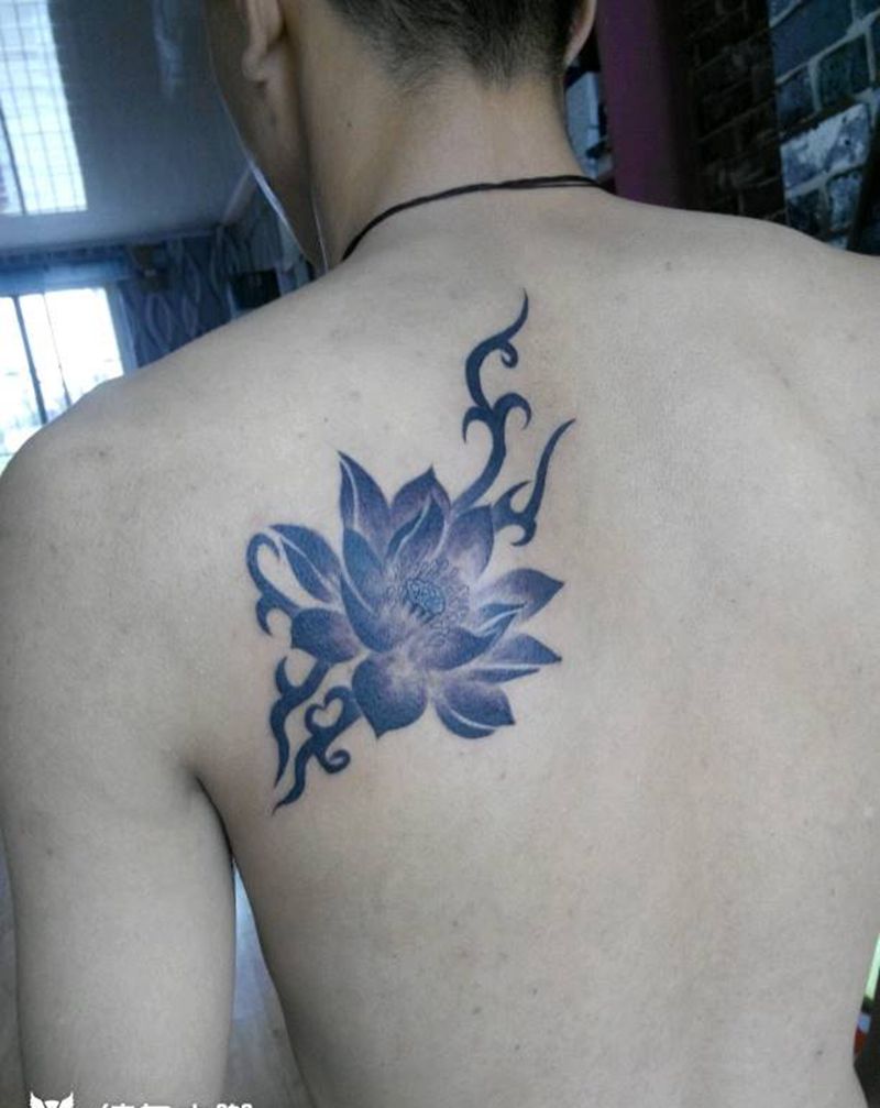 图腾荷花纹身图片