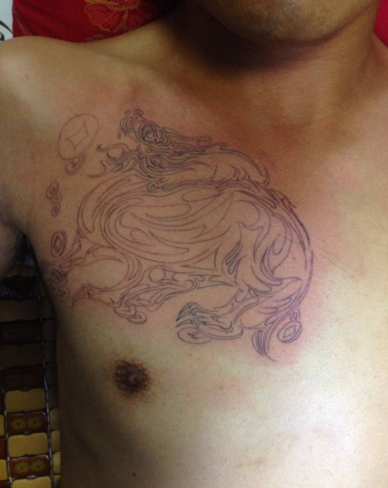 胸前图腾貔貅纹身图片_胸部传统图腾动物纹身图案