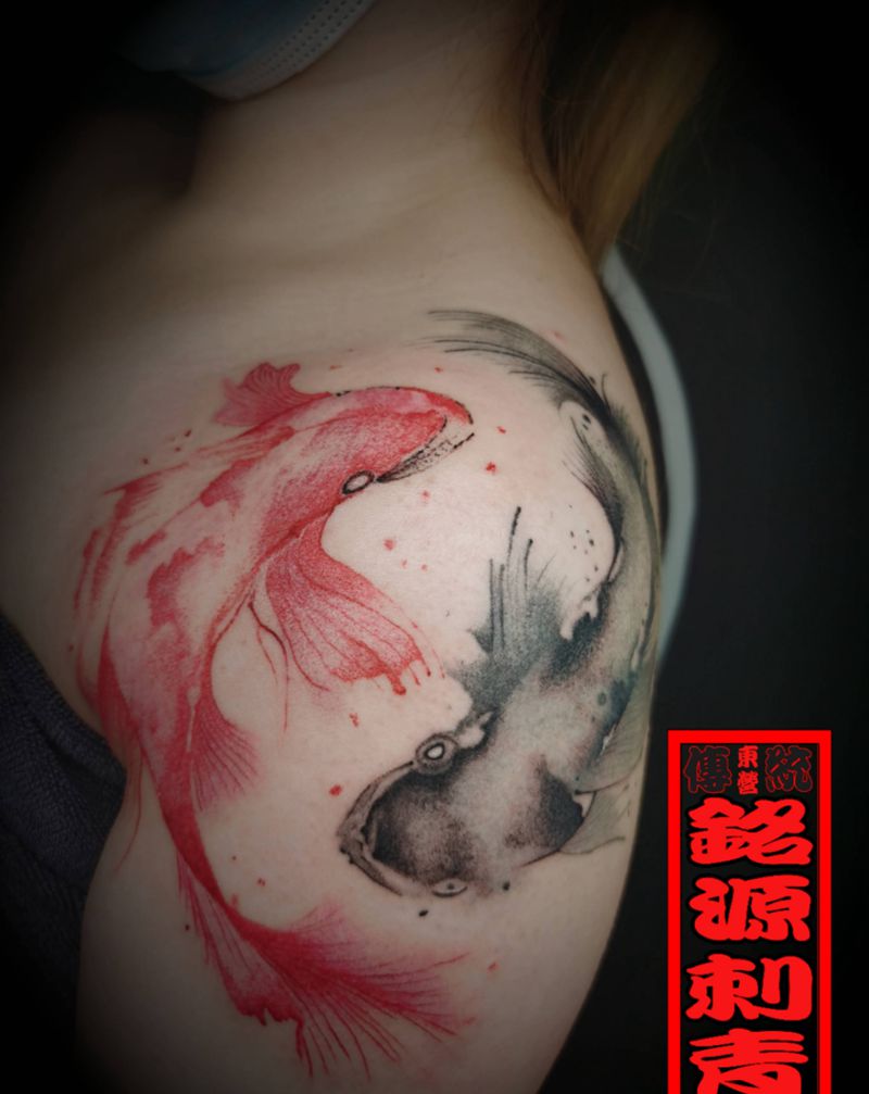 双鱼纹身图片_肩部水彩水墨纹身图案