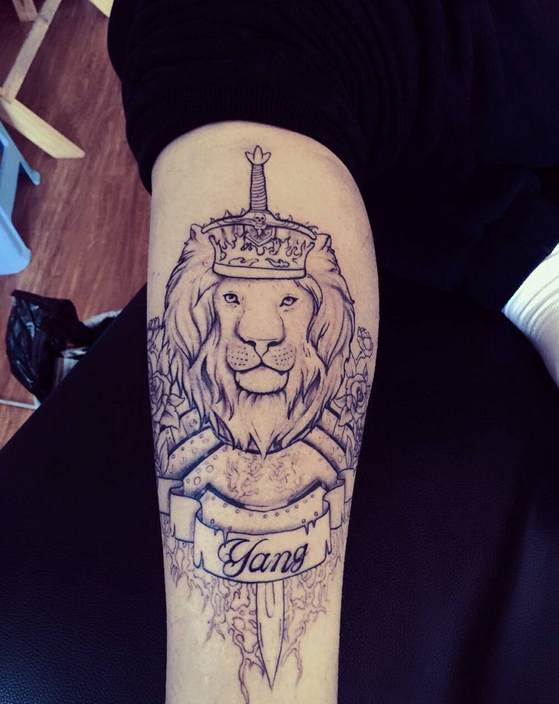 小腿狮子纹身图片_成品腿部欧美动物纹身图案