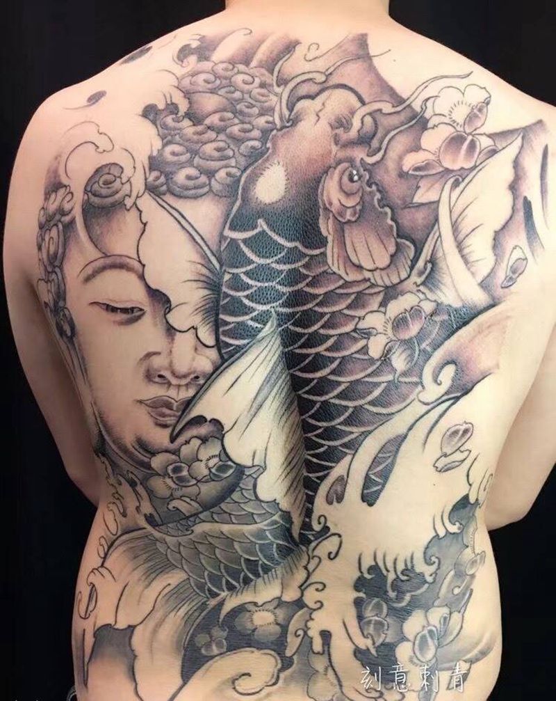 满背鲤鱼佛纹身图片_成品背部传统人物动物鬼神纹身图案
