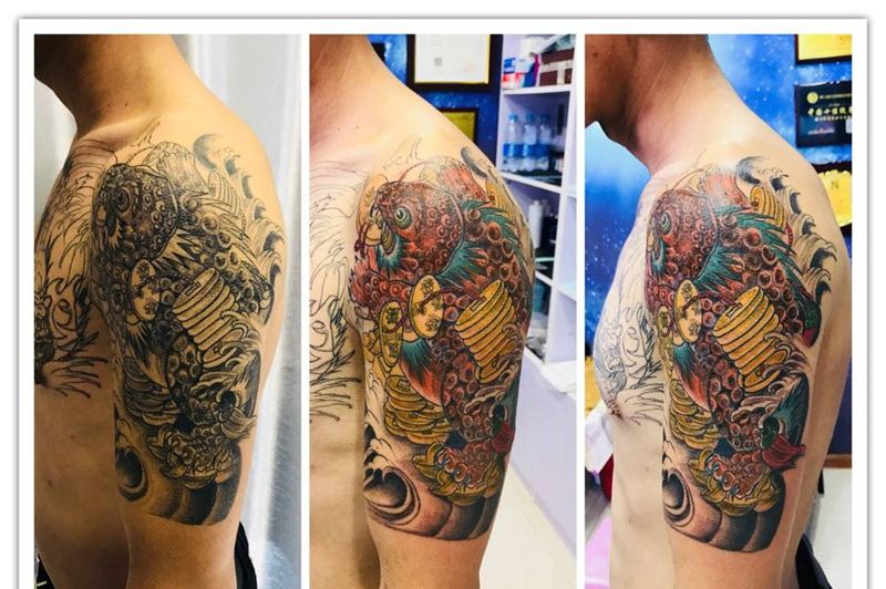 大臂金蟾纹身图片_手臂传统动物纹身图案