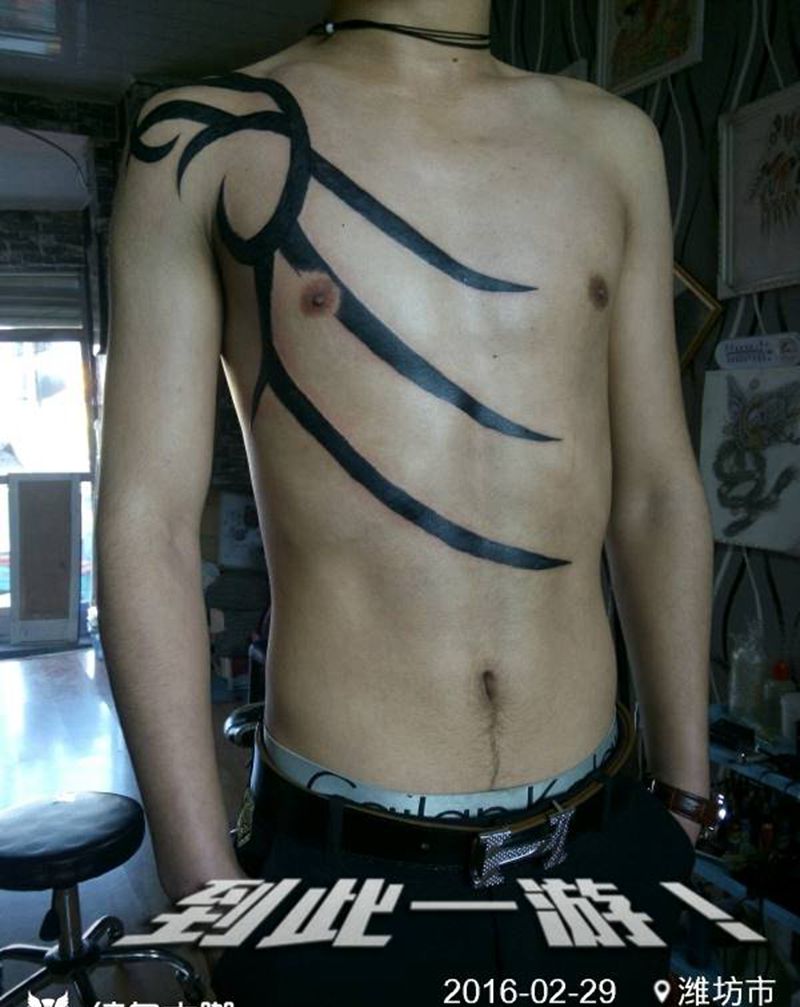 贴身图腾纹身图片