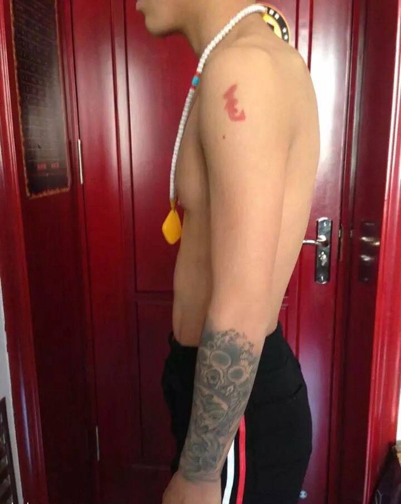 花臂关公纹身图片_成品手臂肖像人物纹身图案