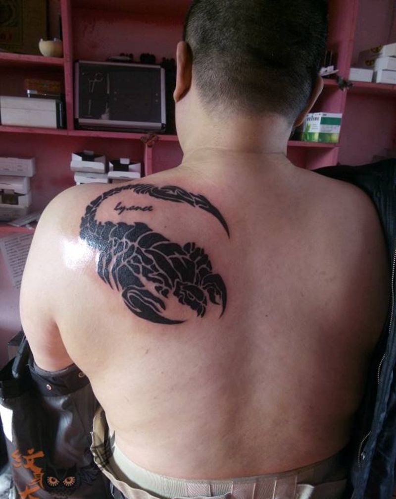 图腾巨蝎子纹身图片