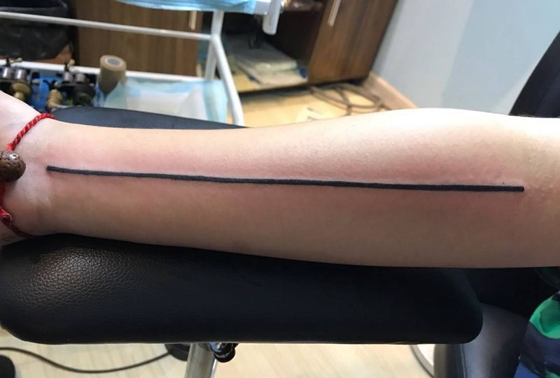 小臂黑线纹身图片_成品手臂传统习俗清新写实几何贴纸图腾原创纹身图案