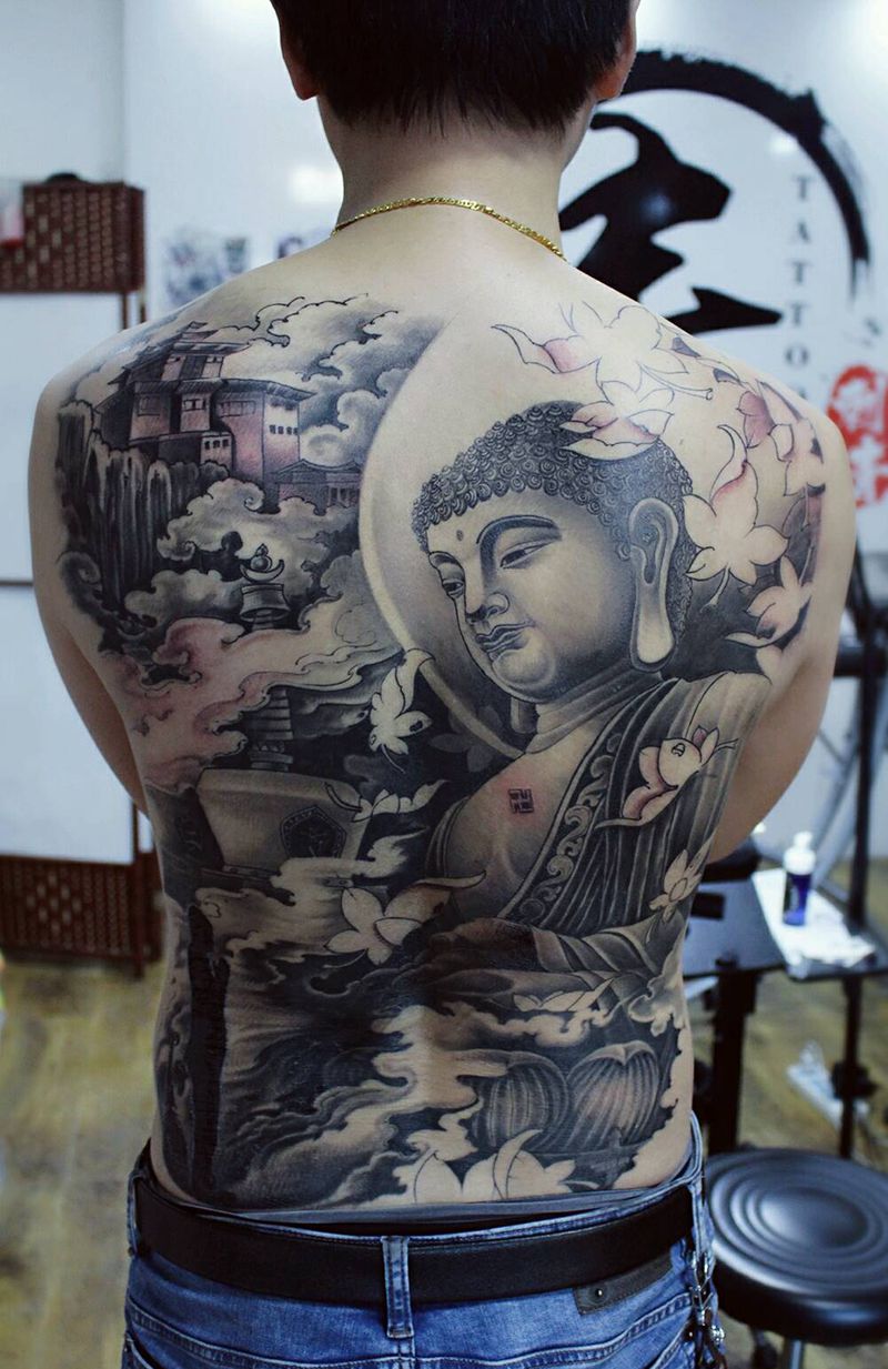 佛纹身图片_背部传统宗教成品纹身图案