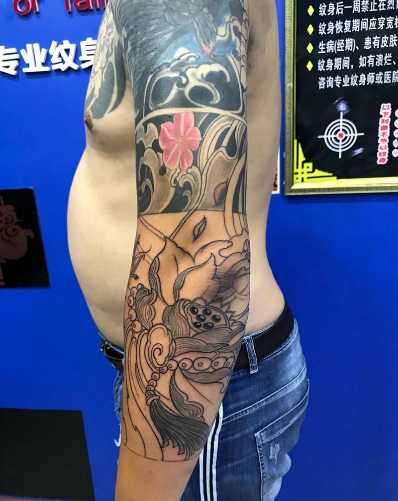 七分袖衔接纹身图片