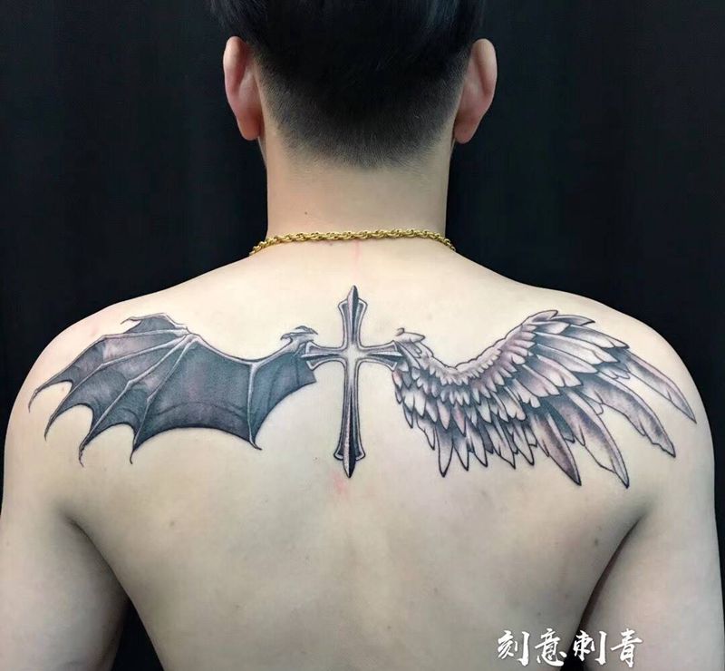 一念之间纹身图片_成品背部欧美原创纹身图案