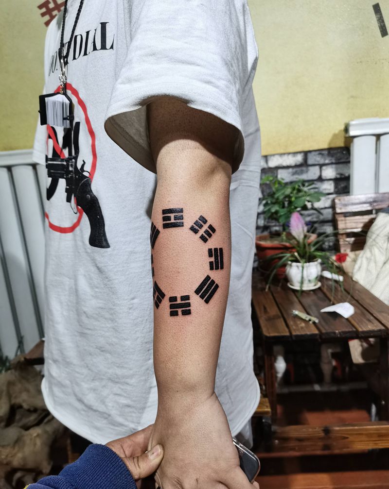 周易八卦纹身图片_手臂纹身图案