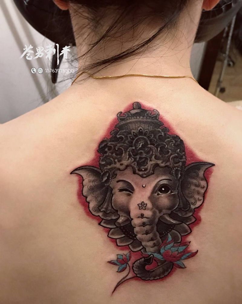 小象纹身图片_成品背部清新动物纹身图案