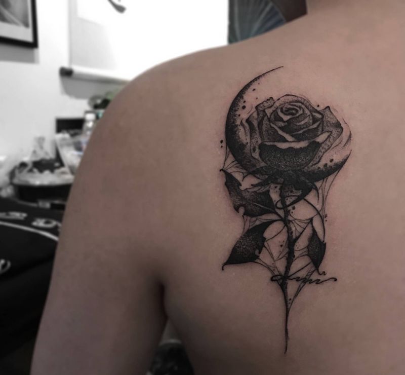 黑玫瑰纹身图片_肩部暗黑纹身图案
