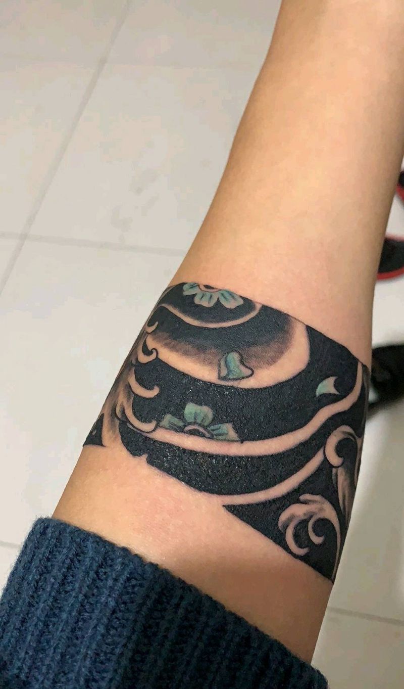 日式臂环纹身图片_手臂纹身图案