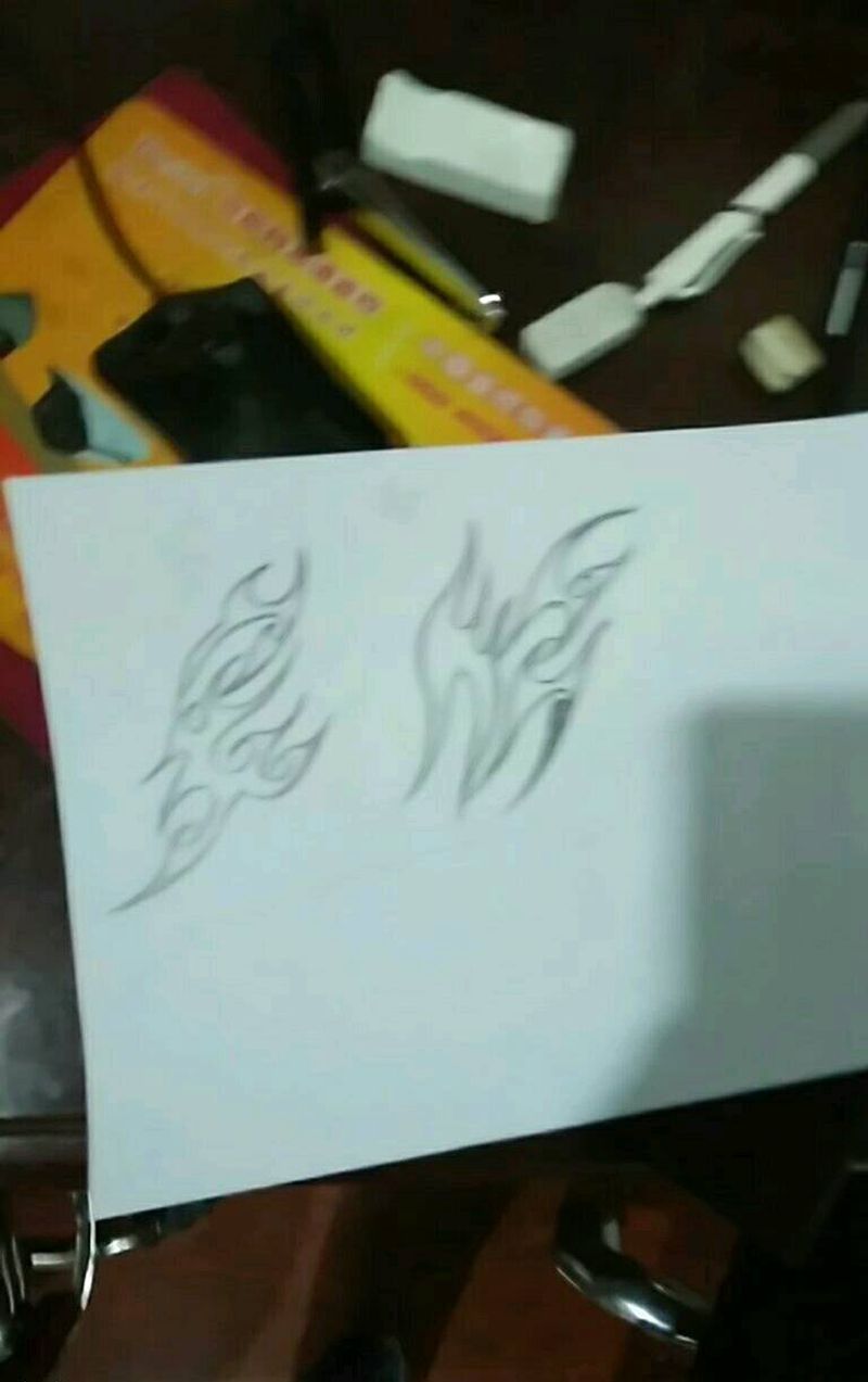 帮顾客设计的手稿纹身图片