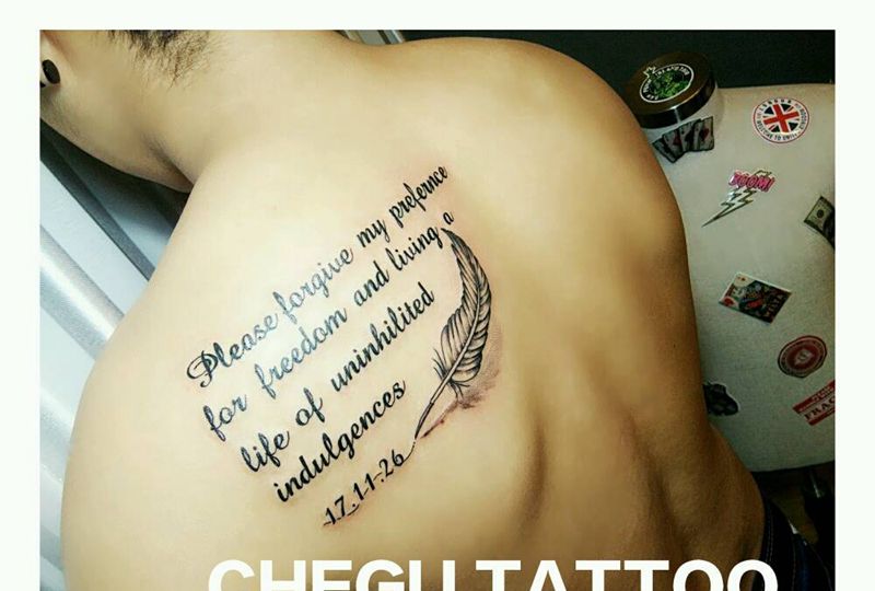 英文羽毛设计纹身图片