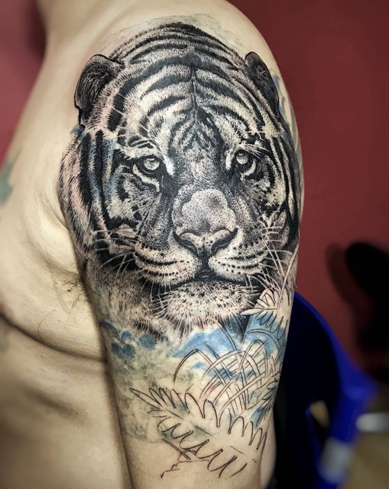 还未完成的大臂遮盖！纹身图片