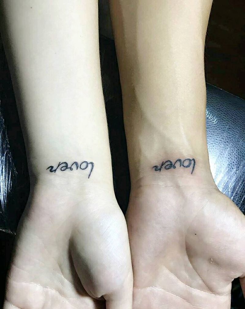 恩爱情侣纹身图片