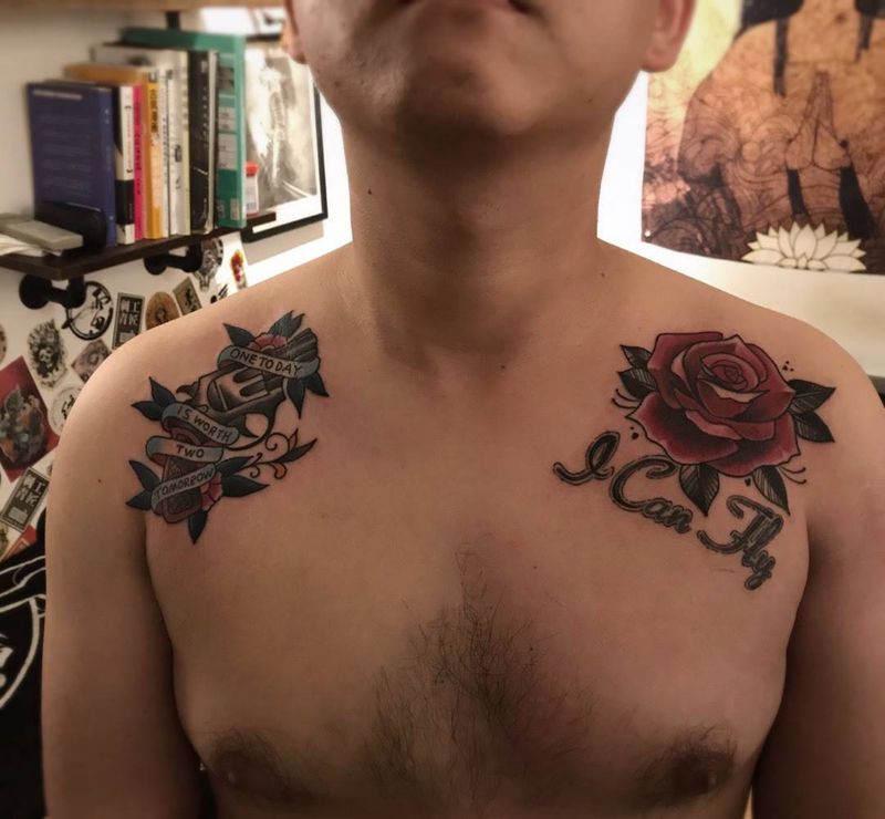 遮盖纹身图片_胸部Old School纹身图案