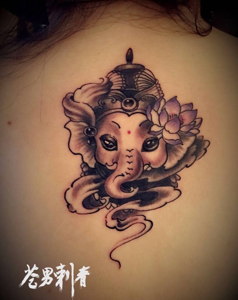 美女的小象神纹身图片_成品颈部传统清新纹身图案