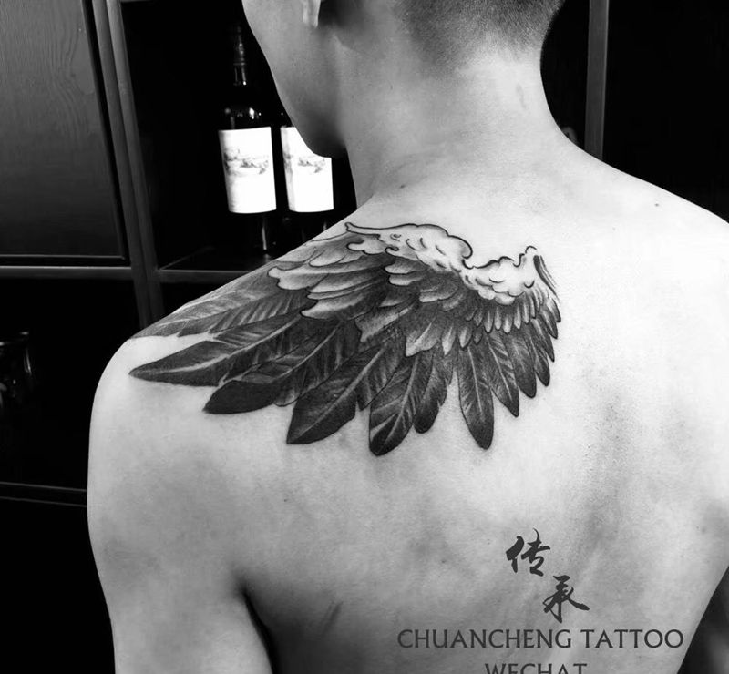 翅膀遮盖纹身图片