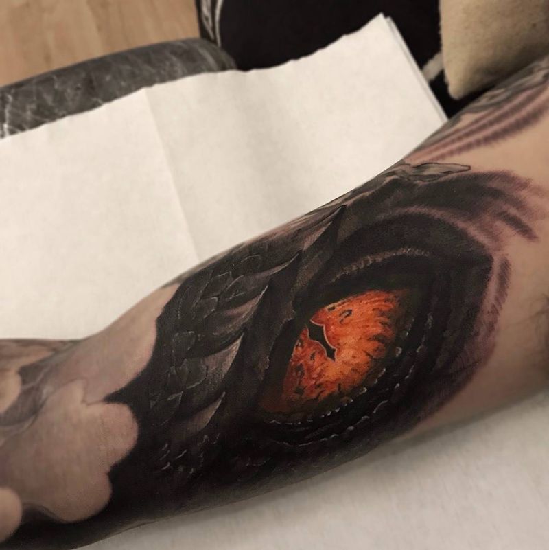 深渊纹身图片_手臂欧美写实纹身图案