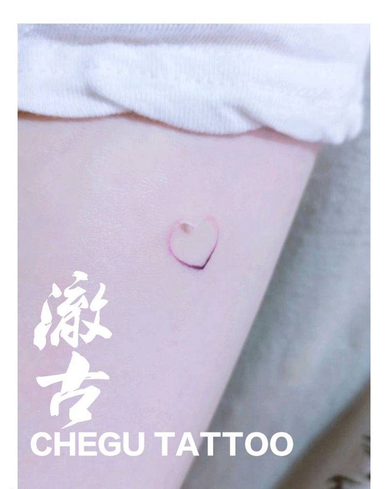 渐变心纹身图片