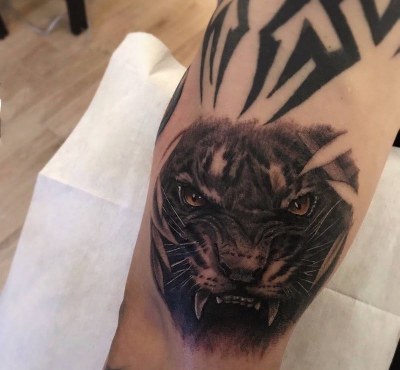 填个空纹身图片_手臂欧美写实纹身图案