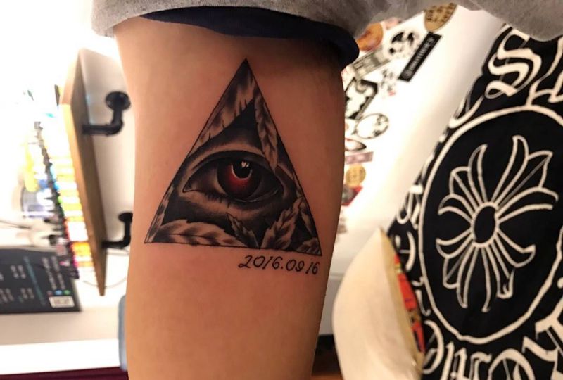 上帝之眼纹身图片_成品纹身图案