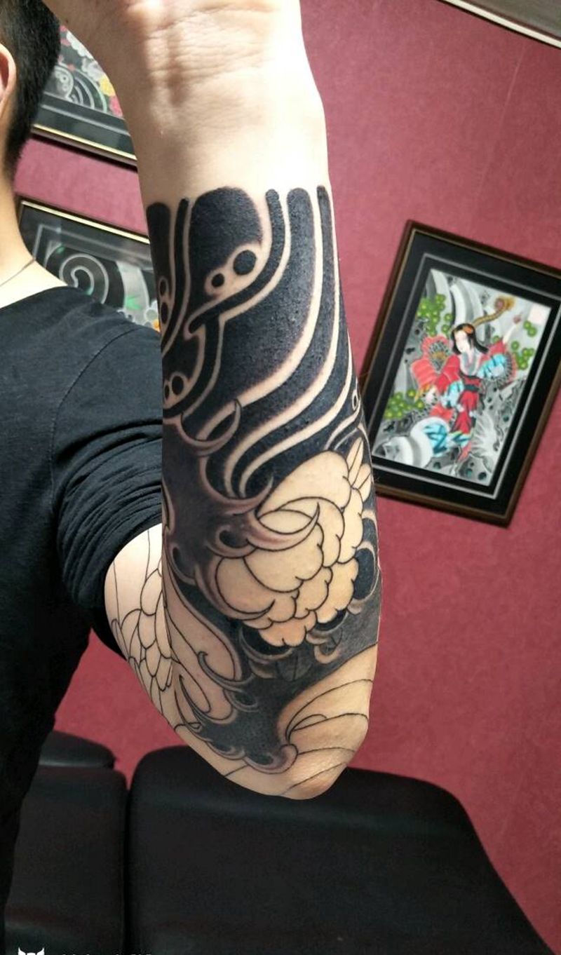 花臂进度纹身图片_手臂老传统纹身图案