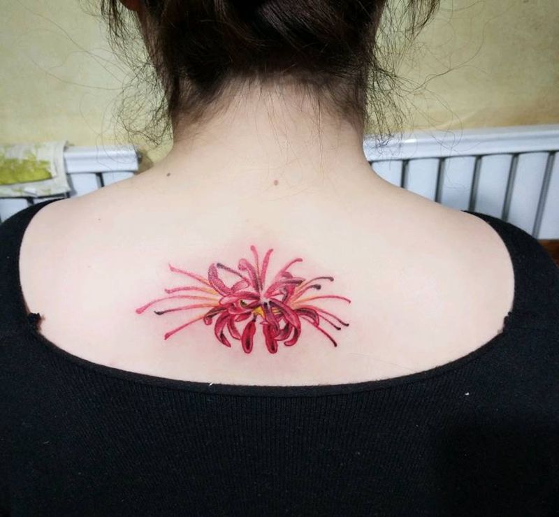 彼岸花纹身图片_背部纹身图案