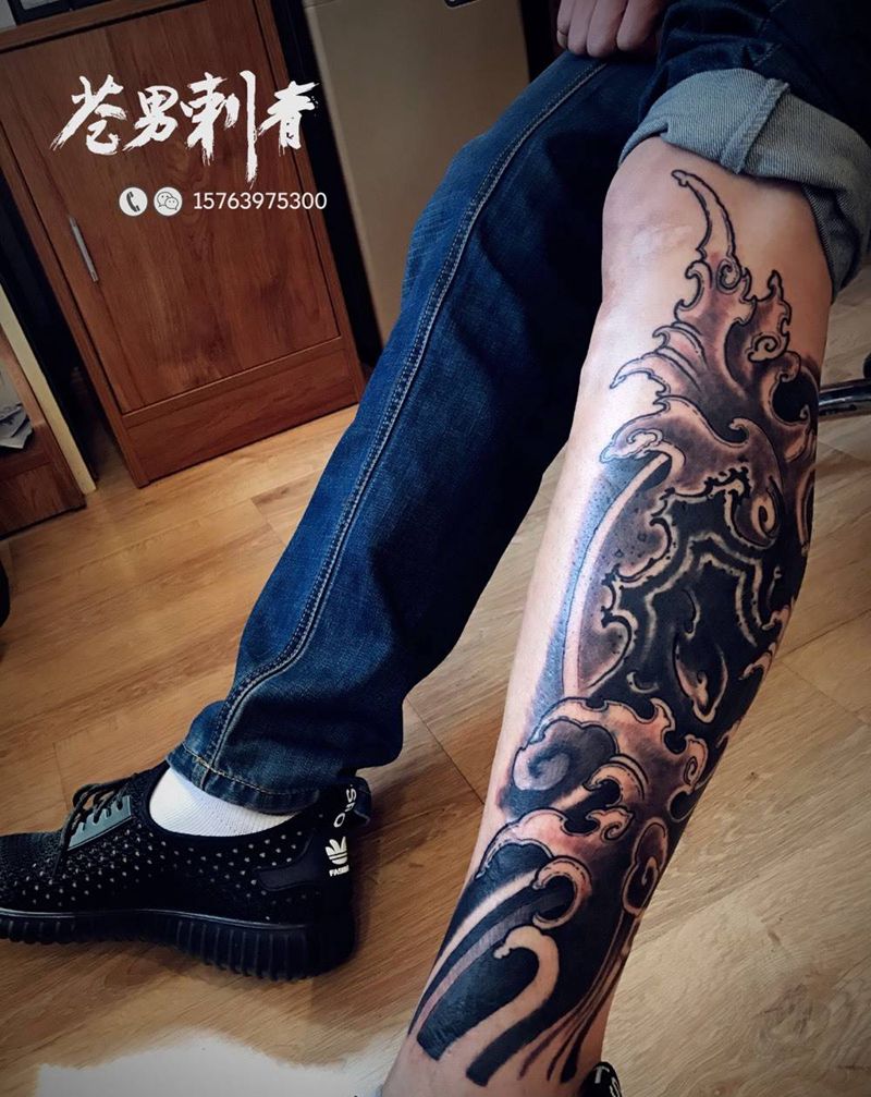 小腿遮盖纹身图片_成品传统纹身图案