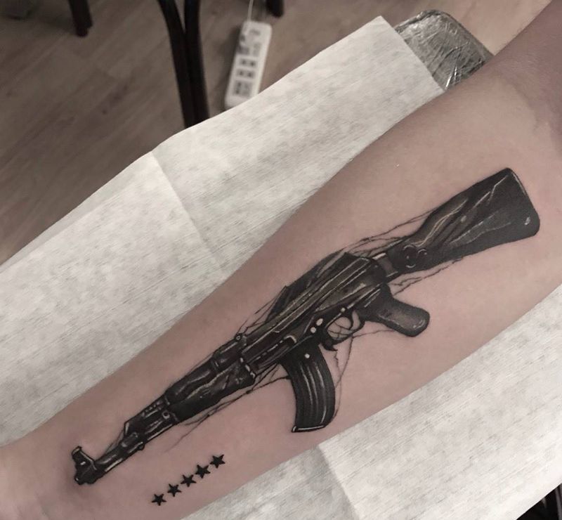 ak纹身图片_手臂欧美写实纹身图案