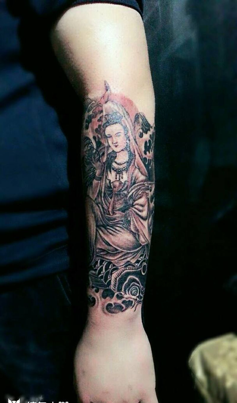 小臂观音纹身图片