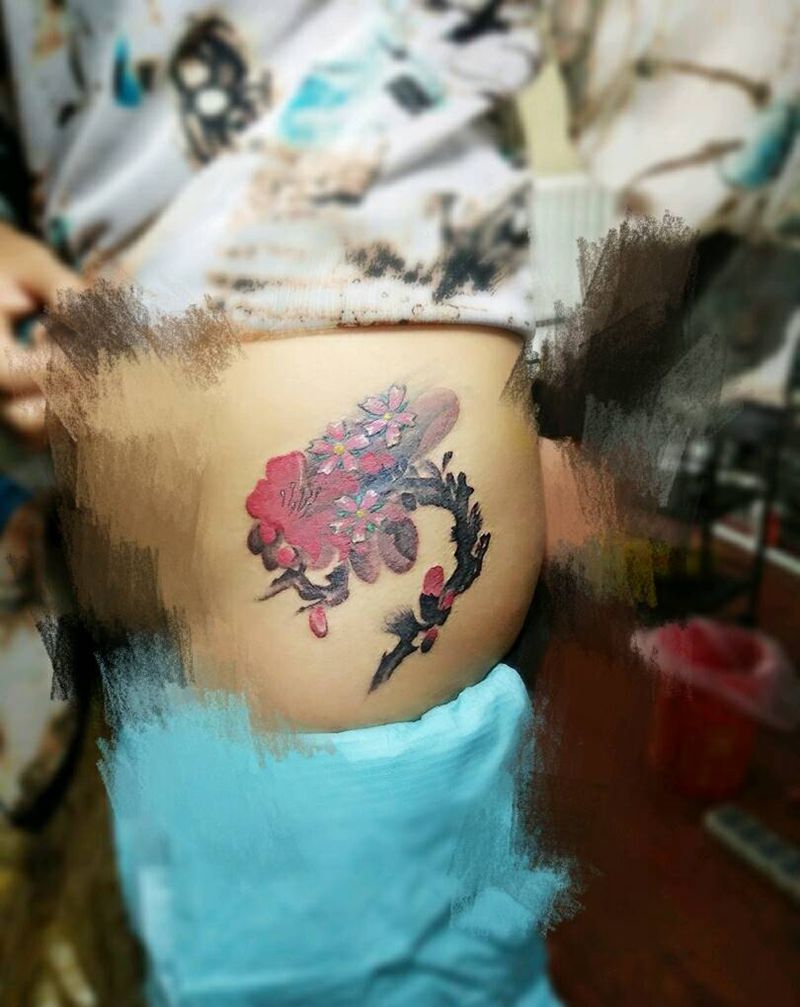 修改水墨花纹身图片