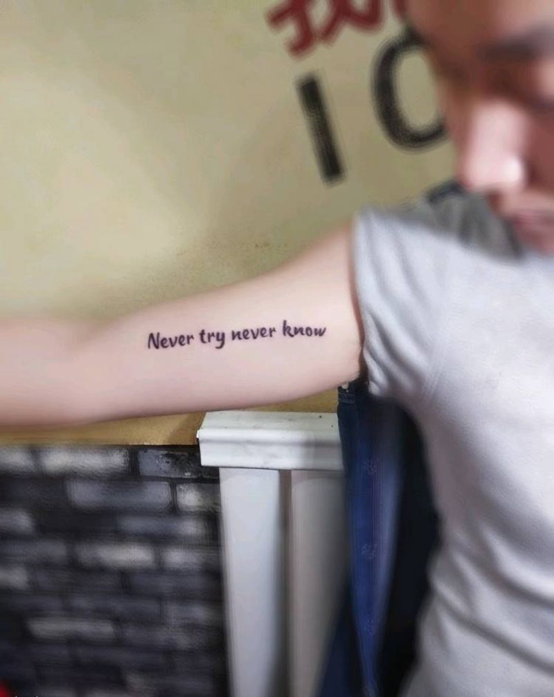 大臂内侧英文纹身图片_手臂字符成品纹身图案